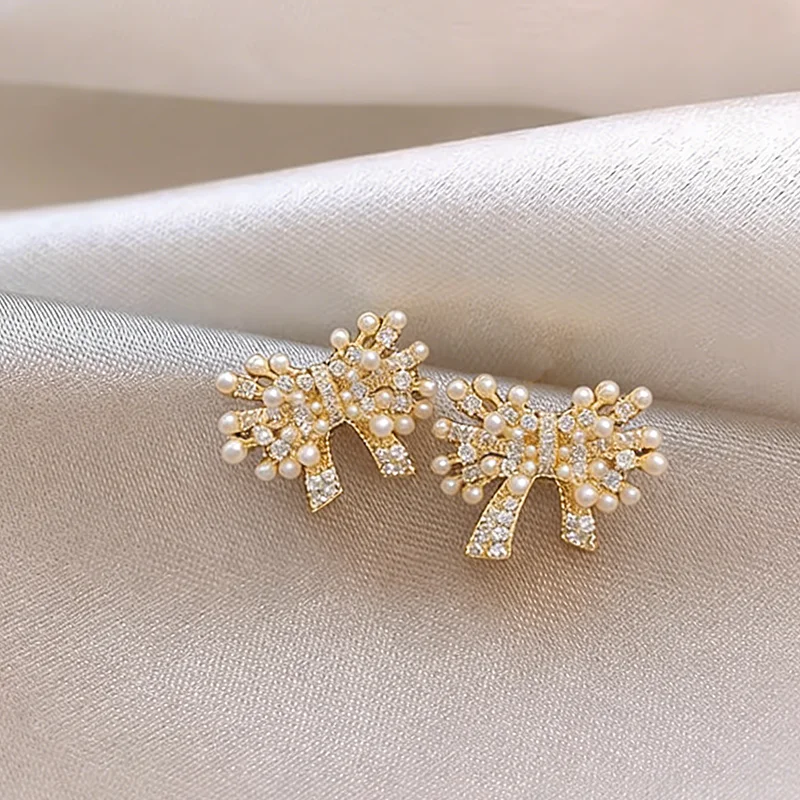 Modische Mikro-Zirkonia Schmetterling-Ohrstecker 18K Vergoldet Elegantes Accessoire für Damen Neu 2026 Luxus-Schmuck – Detail 10