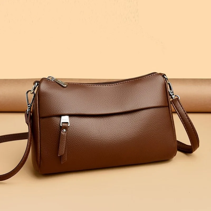 

Vintage Inspired Courier Bag For Ladies With Professional Look And Elegant Leather Upgrade