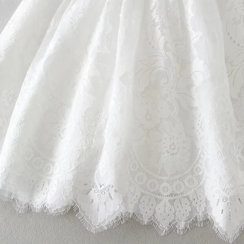 2025 ملابس أطفال بنات ملابس عيد ميلاد التعميد الأبيض الرضع الأميرة بنات مطابقة الدانتيل مع قبعة 1-3y فستان المعمودية الطفل