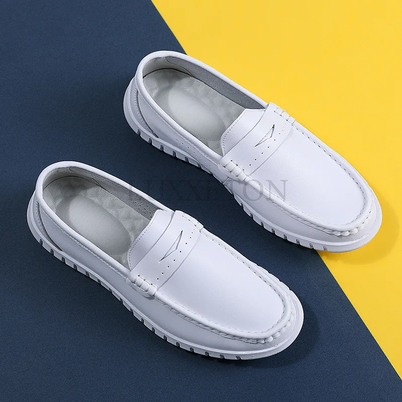 Nurse Shoes Men Flat White Breathable Doctor Soft Non Slip Hospital Genuine Leather Slip on Small White Shoes Beanie Shoe