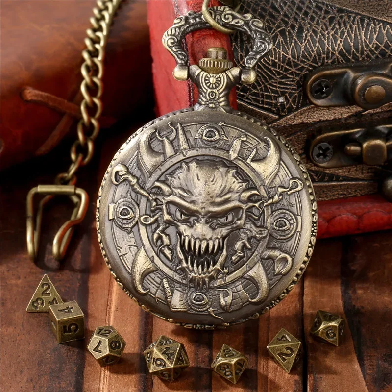 Bronze Skull Head Pocket Watch Case FOB Chain 7pcs Metal Polyhedral Dice Set Entertainment Accessory for Role Play Gaming