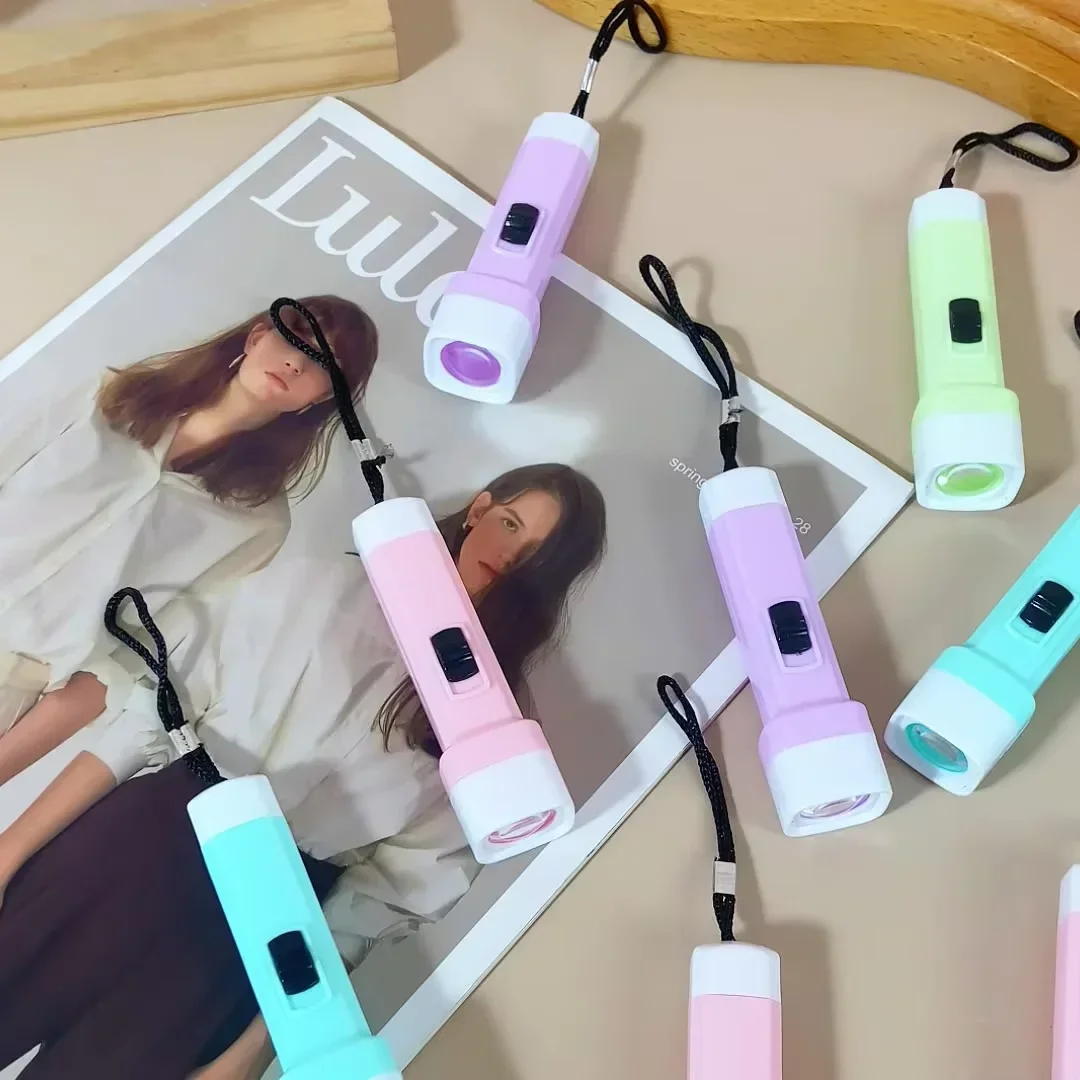 Mini Portable Flashlight Nine XPE Lamp Beads Strong Lighting Using 3*AAA Batteries Pocket Outdoor Emergency Torch Children Gifts