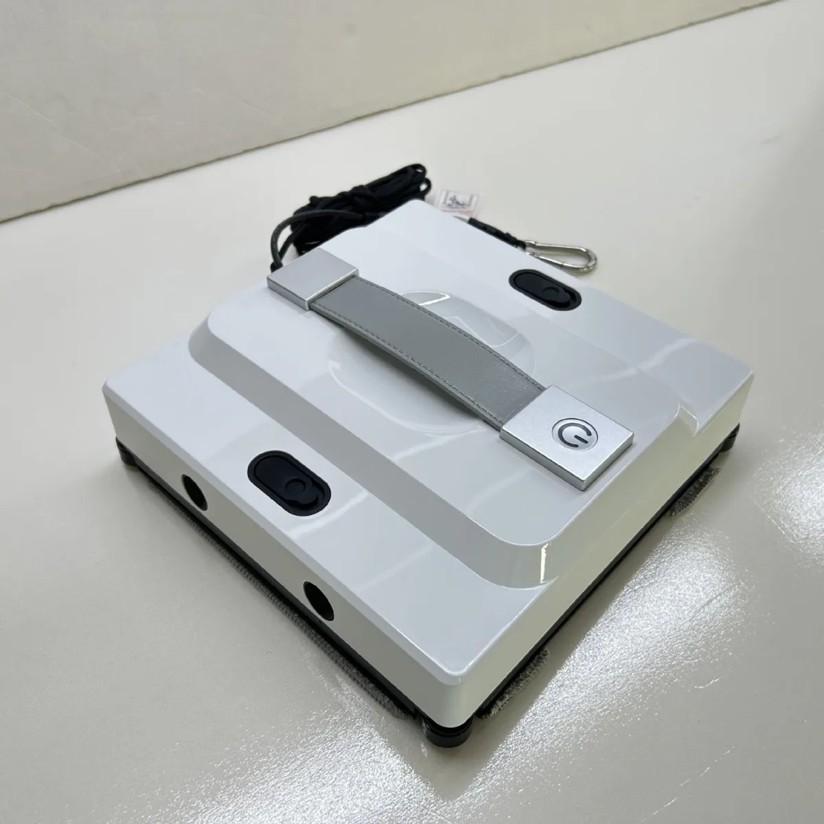 روبوت آلة تنظيف النوافذ، دعامات صوتية، تنظيف أوتوماتيكي بالكامل، مطالبات صوتية، رش تلقائي، مناسب للاستخدام المنزلي