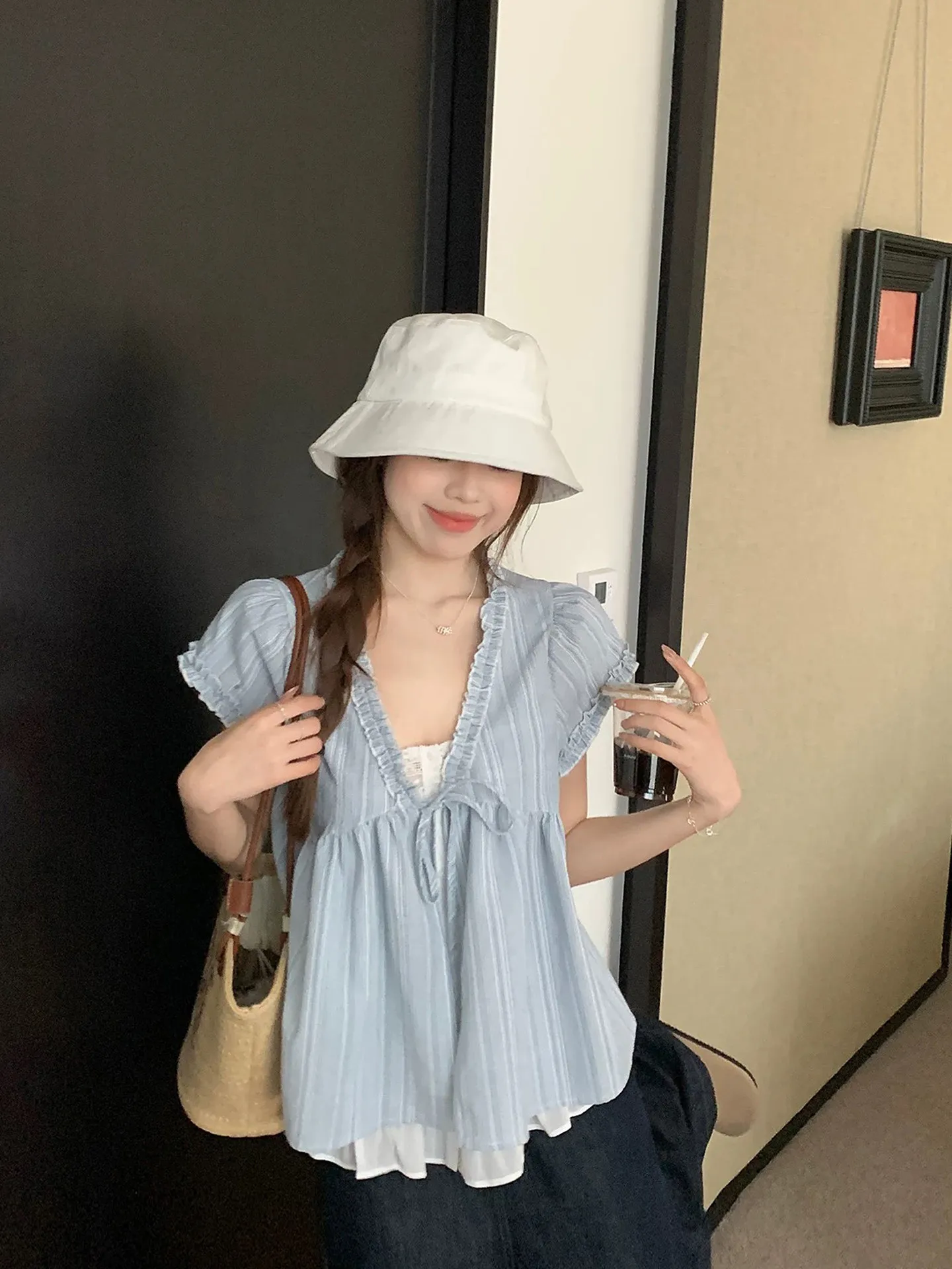 

Loose Korean Style V-Neck Short Sleeve Doll Shirt Blue Polyester Fiber 4% Spandex Elastic Band Design Sense Top for Women