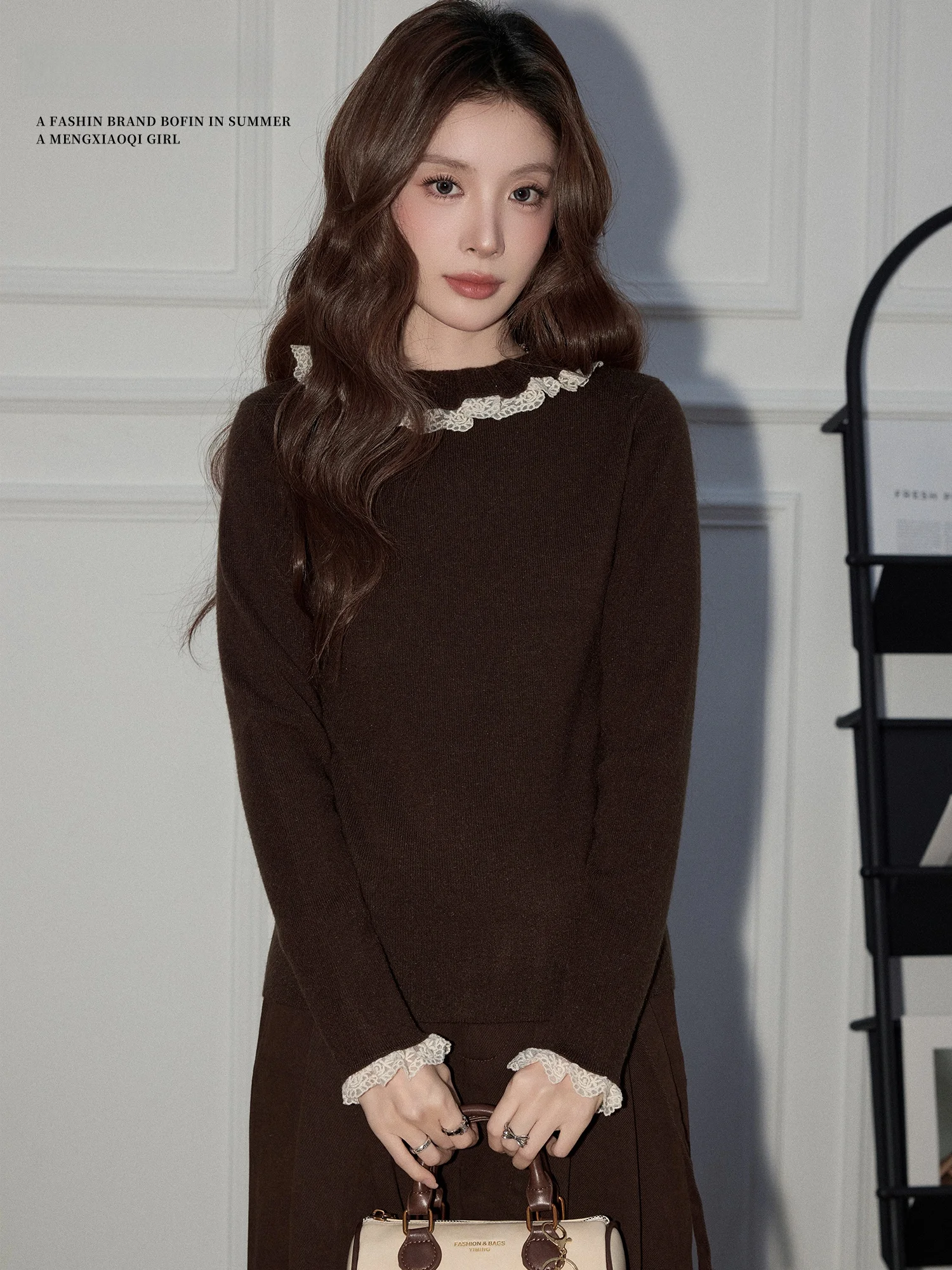 

Ele Lace Trim Base irt Women's Inner Wear Long Sve Slim Fit Design Color Blo Top for Autumn Winter Faionable Bas...