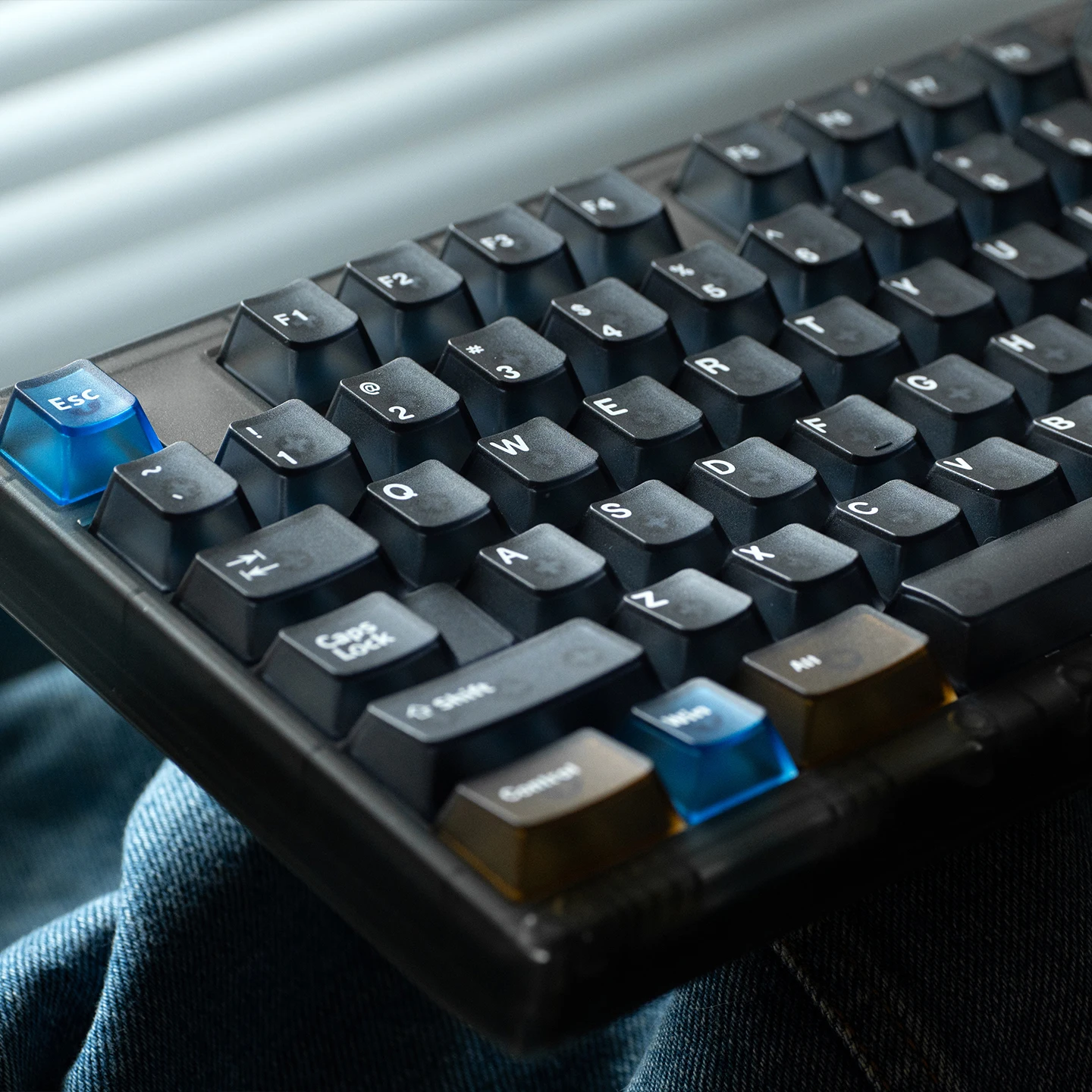 

Interstellar Blue Fog Transparent keycaps 153 key Cherry Profile UV pad print PC Keycaps For MX 64/87/96/104 Mechanical Keybord