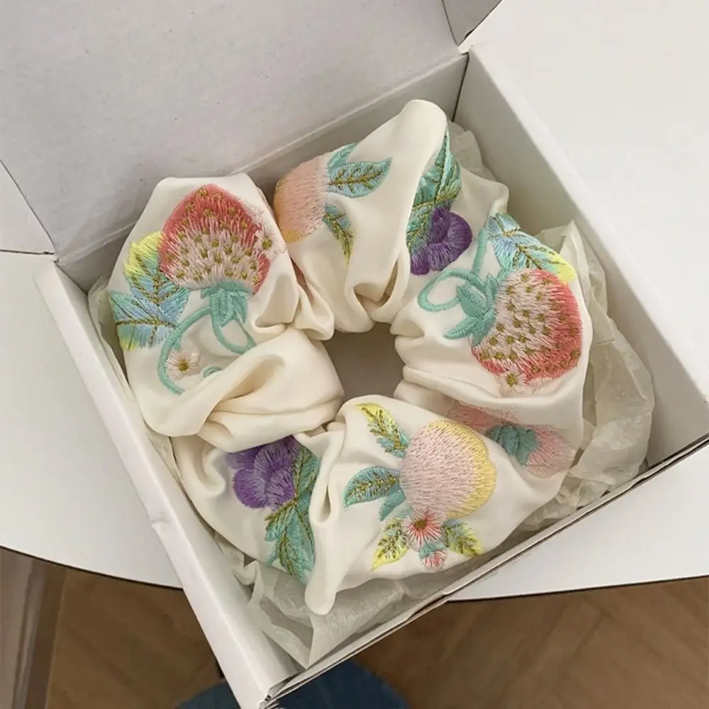 

Корейские широкие повязки на голову, атласная текстура, вышитая клубника, виноград, кольцо для толстой кишки, аксессуары для волос, эластичная резинка для волос