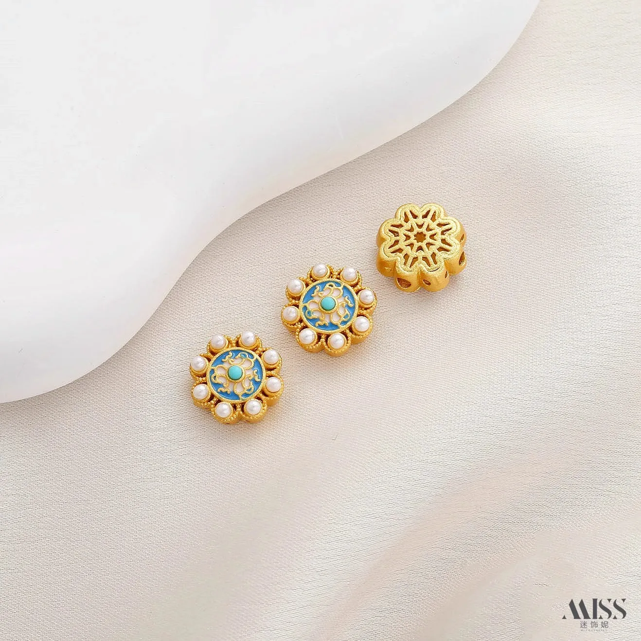 18K Matte Gold Oil Dripping Butterfly Sand Gold Compass Brushed Clover Tulip Spacer Beads DIY Bracelet Jewelry Findings
