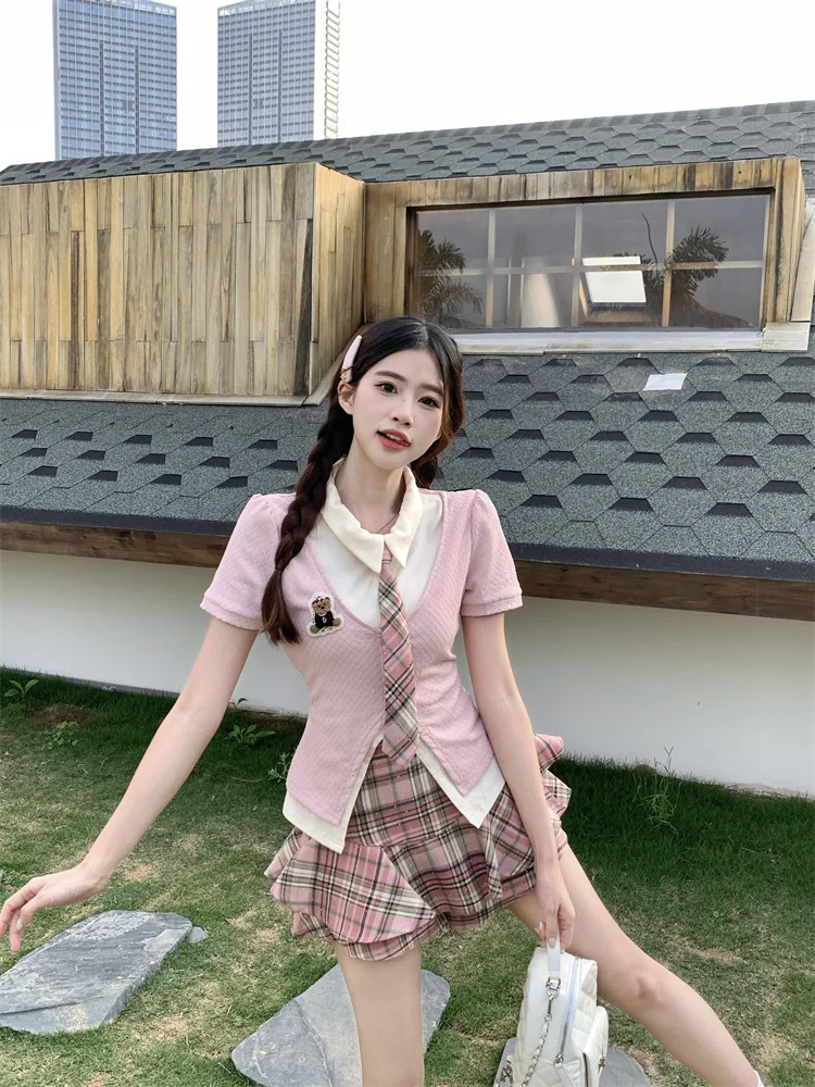 Pakaian Musim Panas Wanita Korea Gyaru Preppy Imut Core Shoujo Girl Era 2000-an Set 2 Potong Atasan Lengan Pendek + Rok Mini Kotak-kotak Pinggang Tinggi
