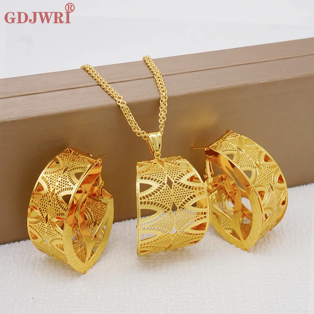 

Dubai Gold Color Copper Hollow Out Necklace Jewelry Set For Women Dangle Classic Earrings Pendant Jewellery Daily Wear Gift