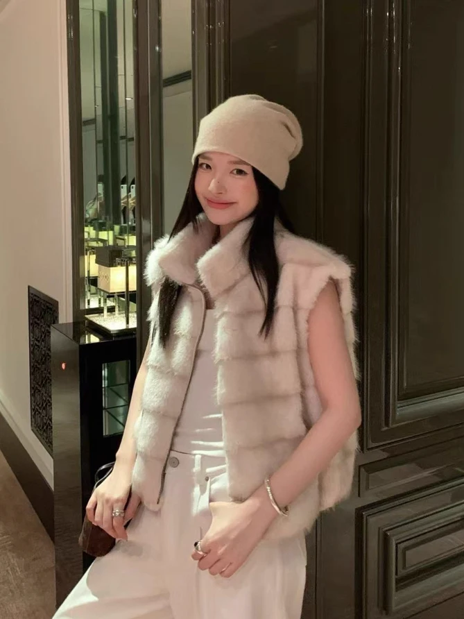 

Elegant Short Fur Jacket Women's Sleeveless Zipper Vest Stand Collar Slimming Versatile Zipper Design Commute Style Outerwear