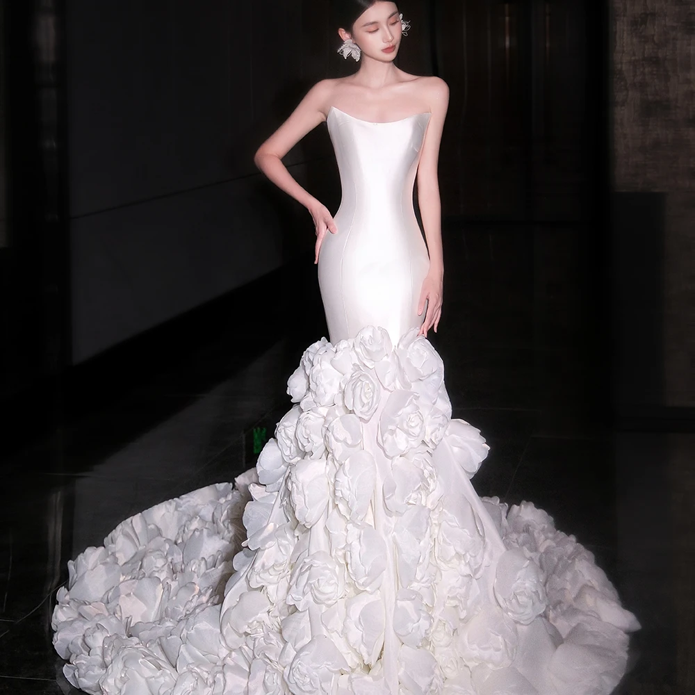 

Stylish Strapless Satin Simple Wedding Dresses Sleeveless Court Train Court Train Bridal Gown Customized платье сваде