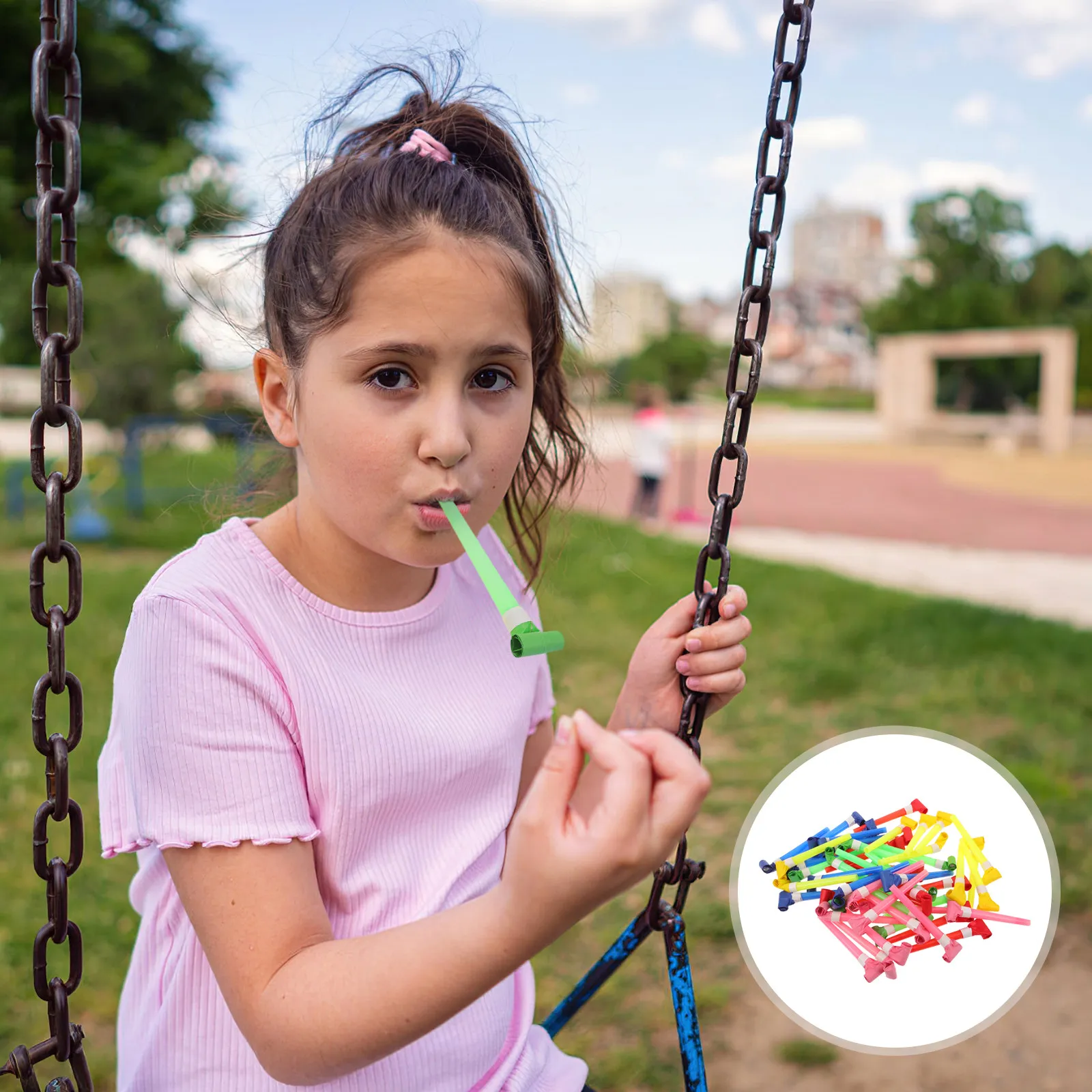 

50 шт. разноцветных свистков-фламмарионов для вечеринок, громкие музыкальные игрушки для детей и взрослых, безопасные пластиковые, для праздничного настроения