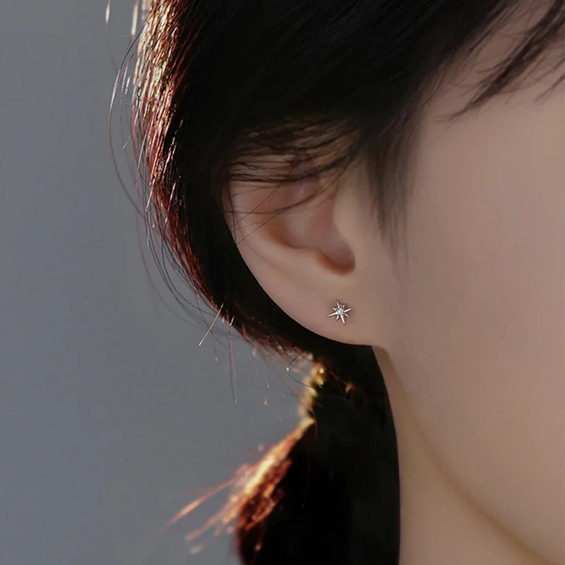 Elegant Women's Star of David Stud Earrings - Minimalist Niche Design, Versatile for Daily Wear