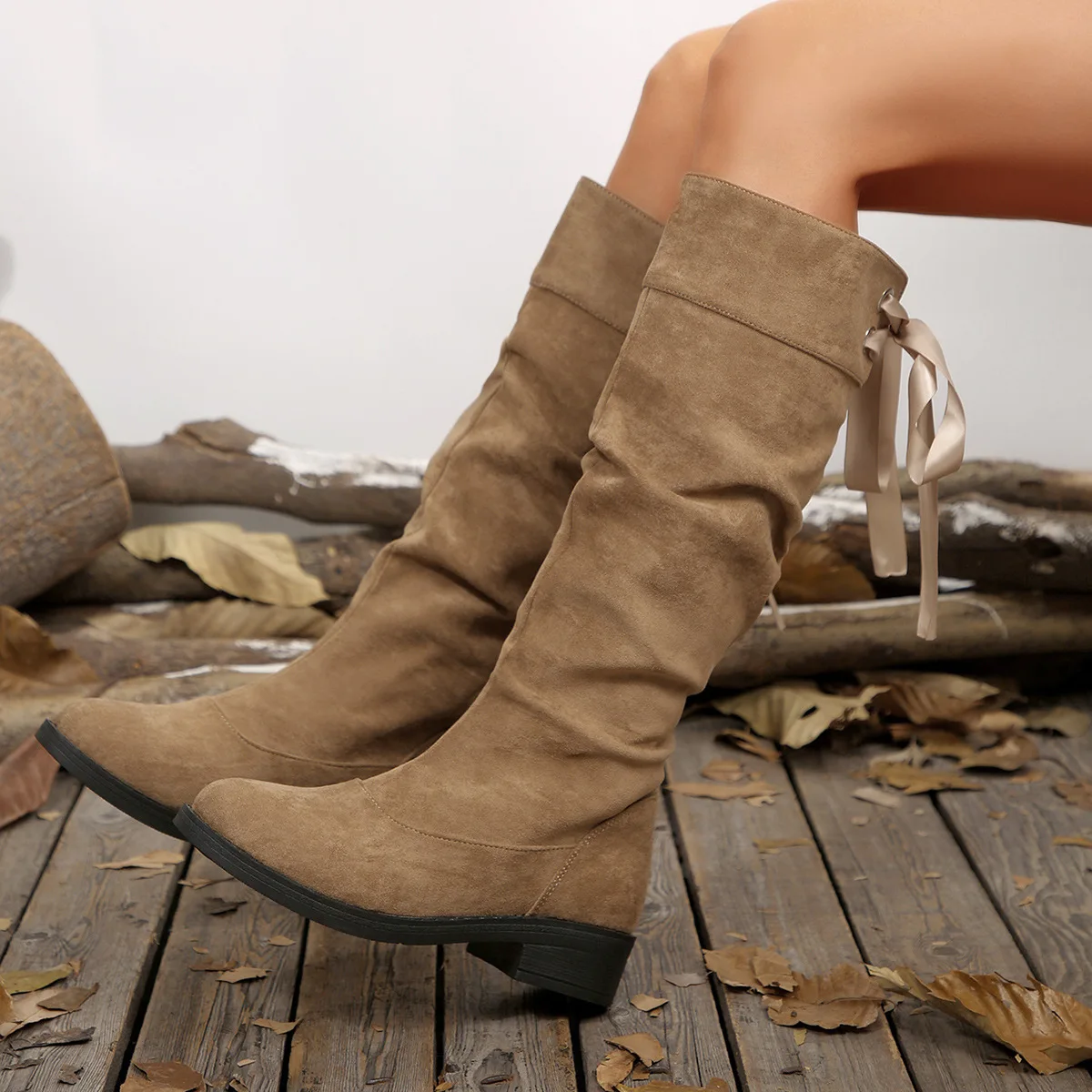 

Round-toed suede plus-size high boots 2025 winter new style fashionable pleated export back lace-up boots