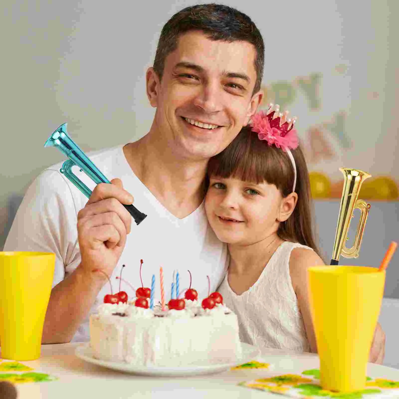 Chifres e sopradores de festa, trompete infantil, brinquedos, trompetes de plástico, modelos de meninos para