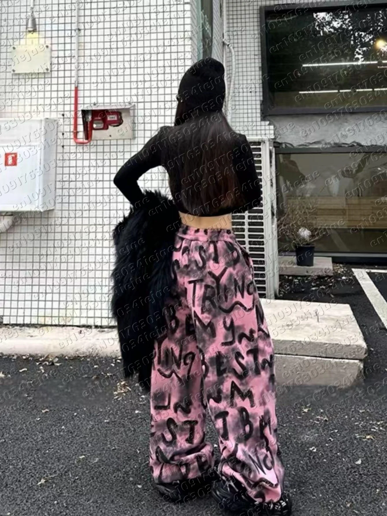 Y2K Neue Trendige Weite Jogginghose für Frauen und Kinder, mit Elastischem Bund, Haremstil, mit Buchstabendrucken in Schwarz und Rosa – Detail 7
