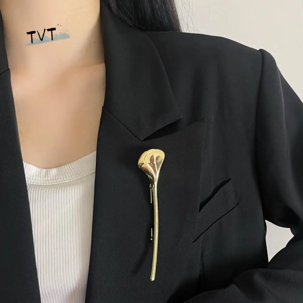 الصدار زخرفة الجنكة ليف بروش النمط الفرنسي أنيقة طويلة ورقة دبوس فاخر الذهب معدن لامع بروش المرأة