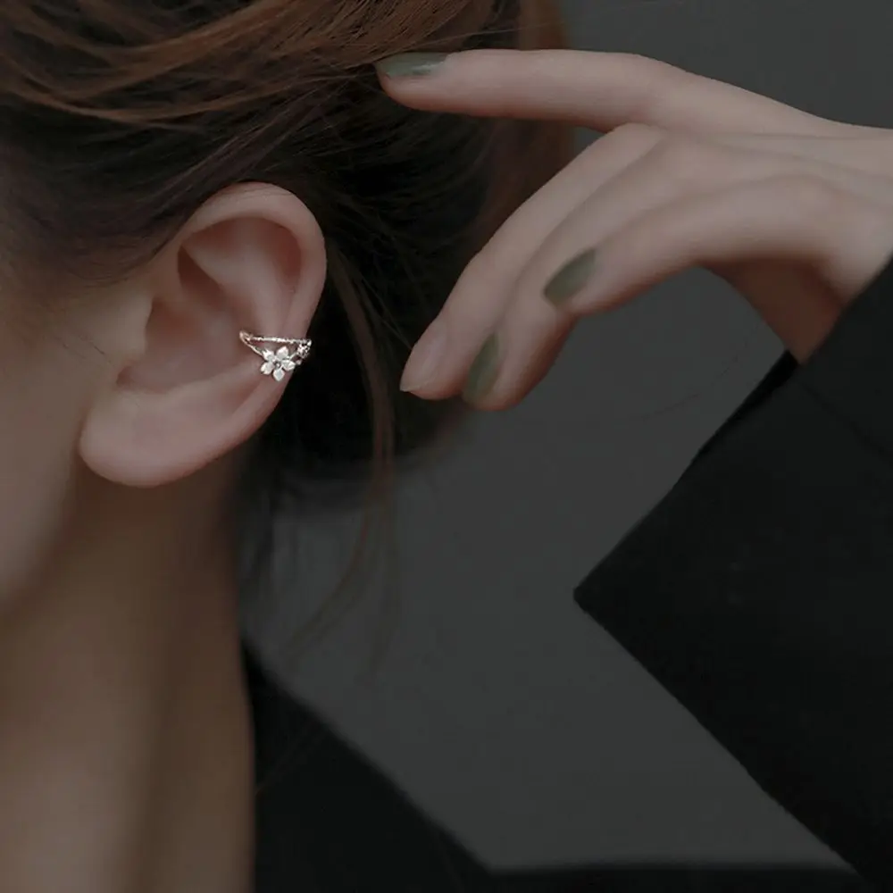1 Pair Snow Sakura No Piercing Ear Cuff Cartilage Clip Earrings Korean Earrings for Women Flower Ear Clips Jewelry Gifts view 3