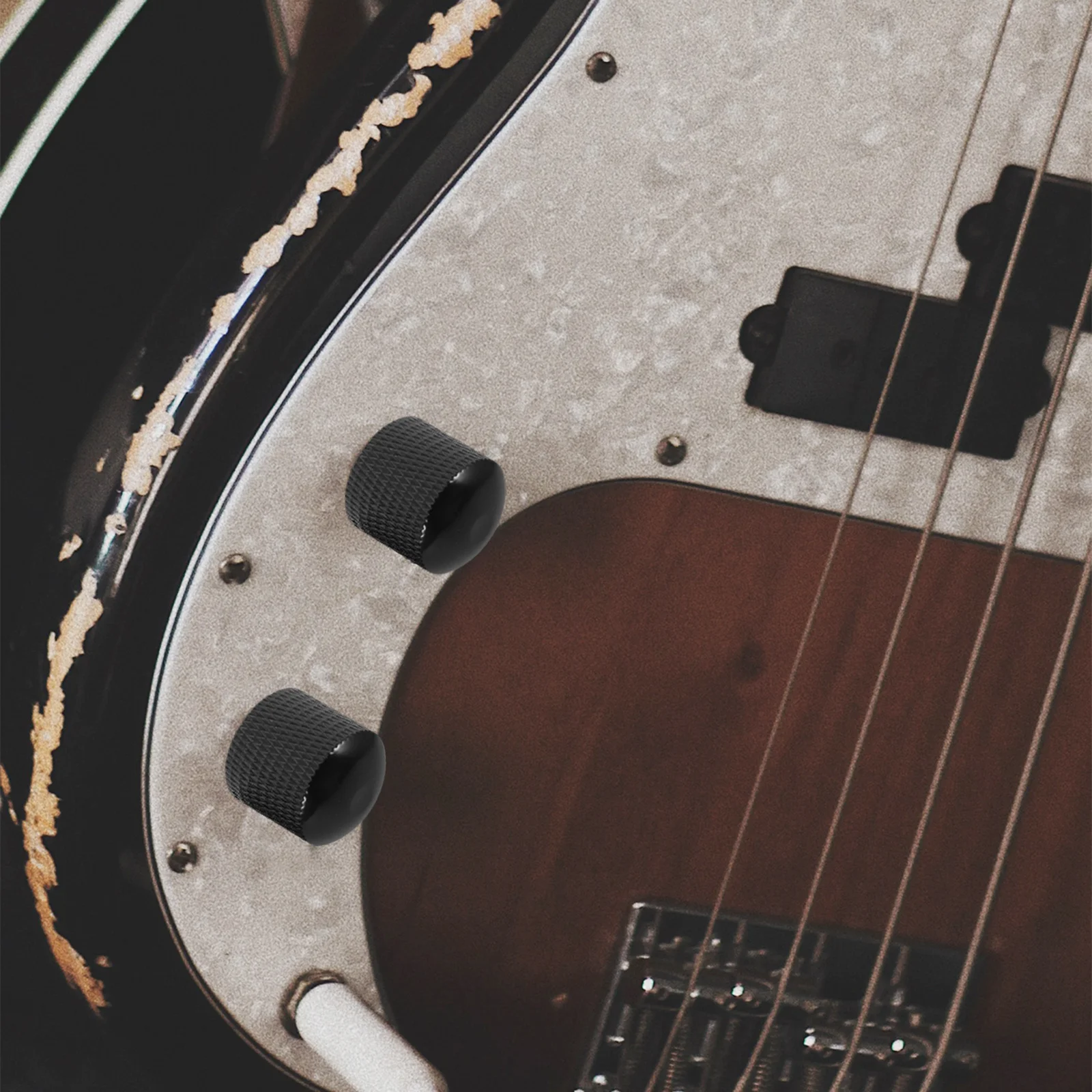 

4Pcs Metal Guitar Control Knobs for Electric Guitar Bass Volume Potentiometer Caps Accessories Volume Knob Useful Control Knobs