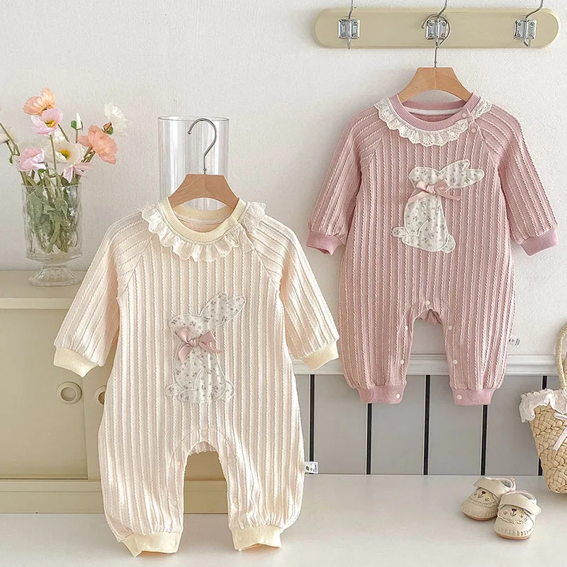 

2025 New Spring Newborn Baby Girl Jumpsuit Long Sleeved Cotton Cartoon Rabbit Decal Toddler Baby Girl Romper 0-24M Baby Clothing