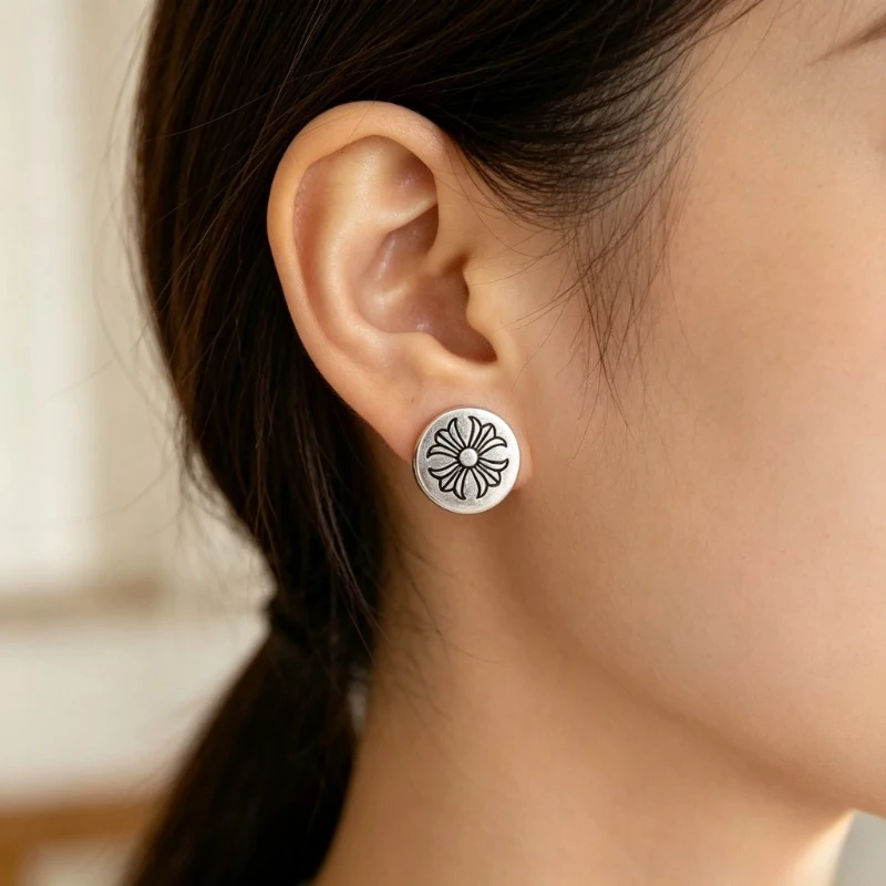 Punk Gothic Hollow Cross Stud Earrings, Retro Engraved Floral Pattern Ear Jewelry, Silver Plated Stainless Steel Unisex Ear Studs, Rock Streetwear Piercing Earrings for Party, Dating and Daily Wear Gift