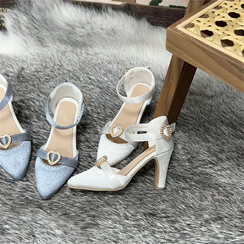 

BJD/SD Doll Shoes 1/3 Elegant DD/SDGR/SD16 Girls Real Silk Single Love Heart Buckle Daily High Heels Gifts Toys Doll Accessories