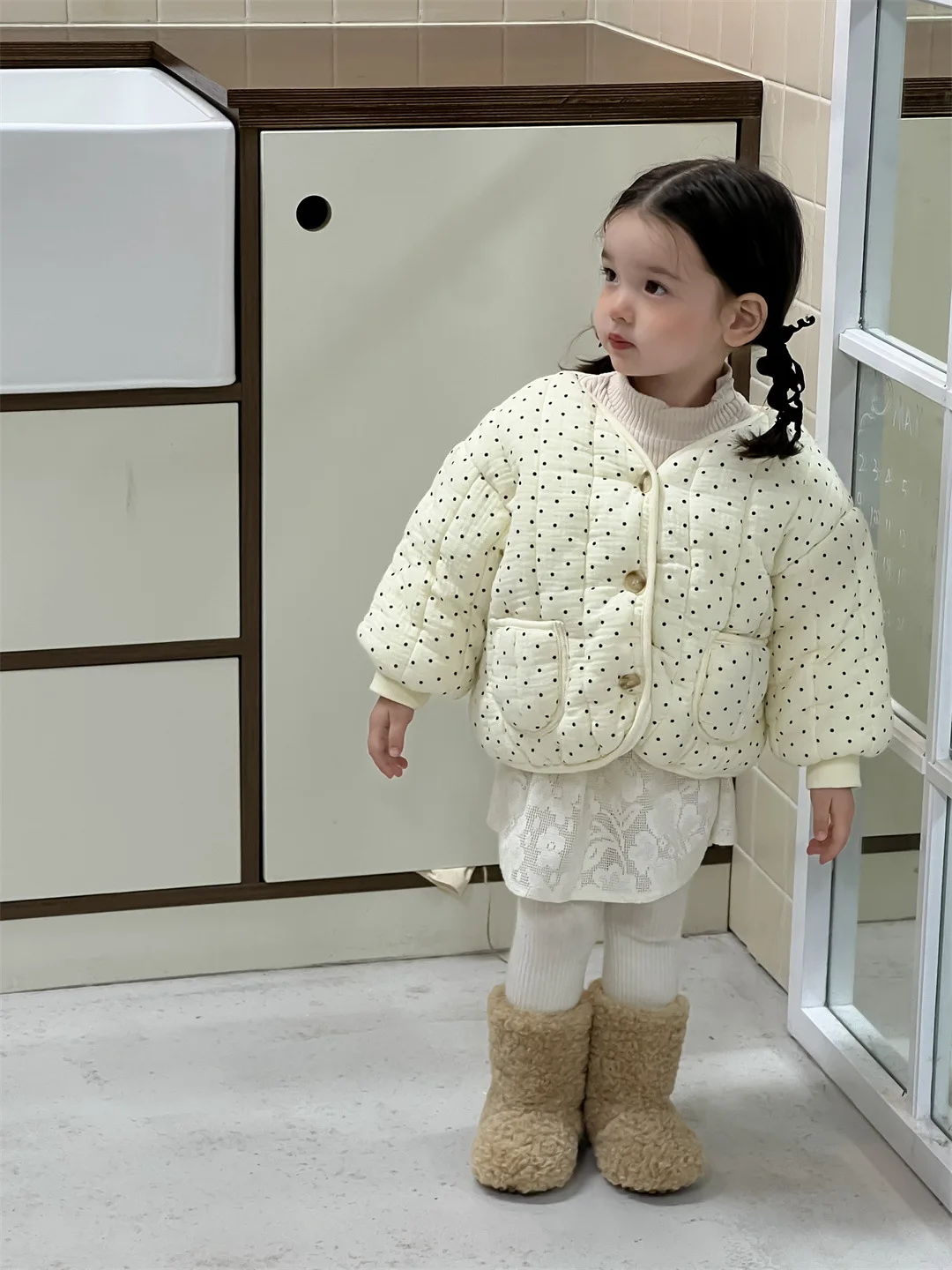 

2025 Winter New Baby Long Sleeve Warm Coat Girls Dot Print Padded Jacket Plus Velvet Thick Infant Cardigan Toddler Clothes