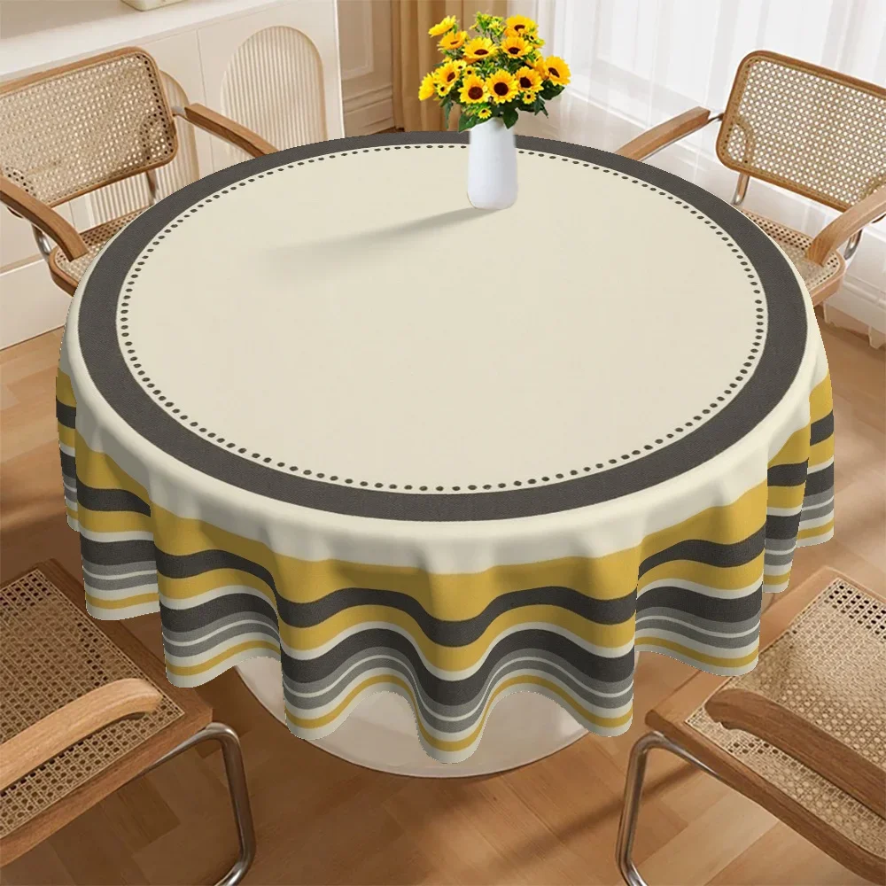 striped tableclothThis multi-functional table cover is suitable for offices and coffee tables and features a Christmas themexzj