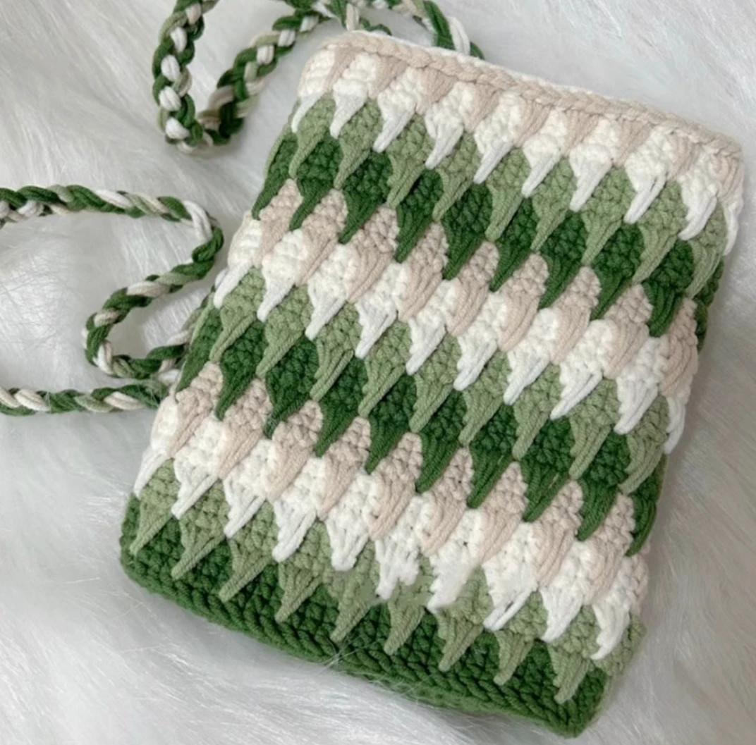 

DIY handmade crocheted mobile phone bag wool knitting material bag striped cross-body bag women's knitted rhombus bag gift