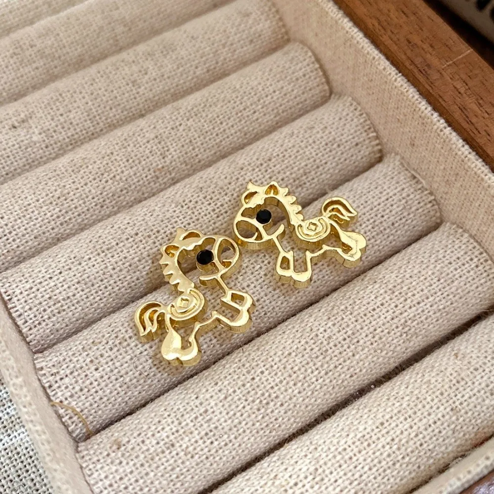 

Alloy New Year Horse Earrings Cartoon Horse Chinese Style Metal Pony Earrings Elegant Hollow Out Horse Mascot Drop Earrings