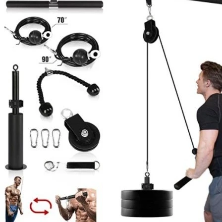 プーリー式ロープを使った自作の家庭用トレーニング器具。腕の筋力強化、特に上腕三頭筋のトレーニングに。太いロッドと細いロッドが付属。