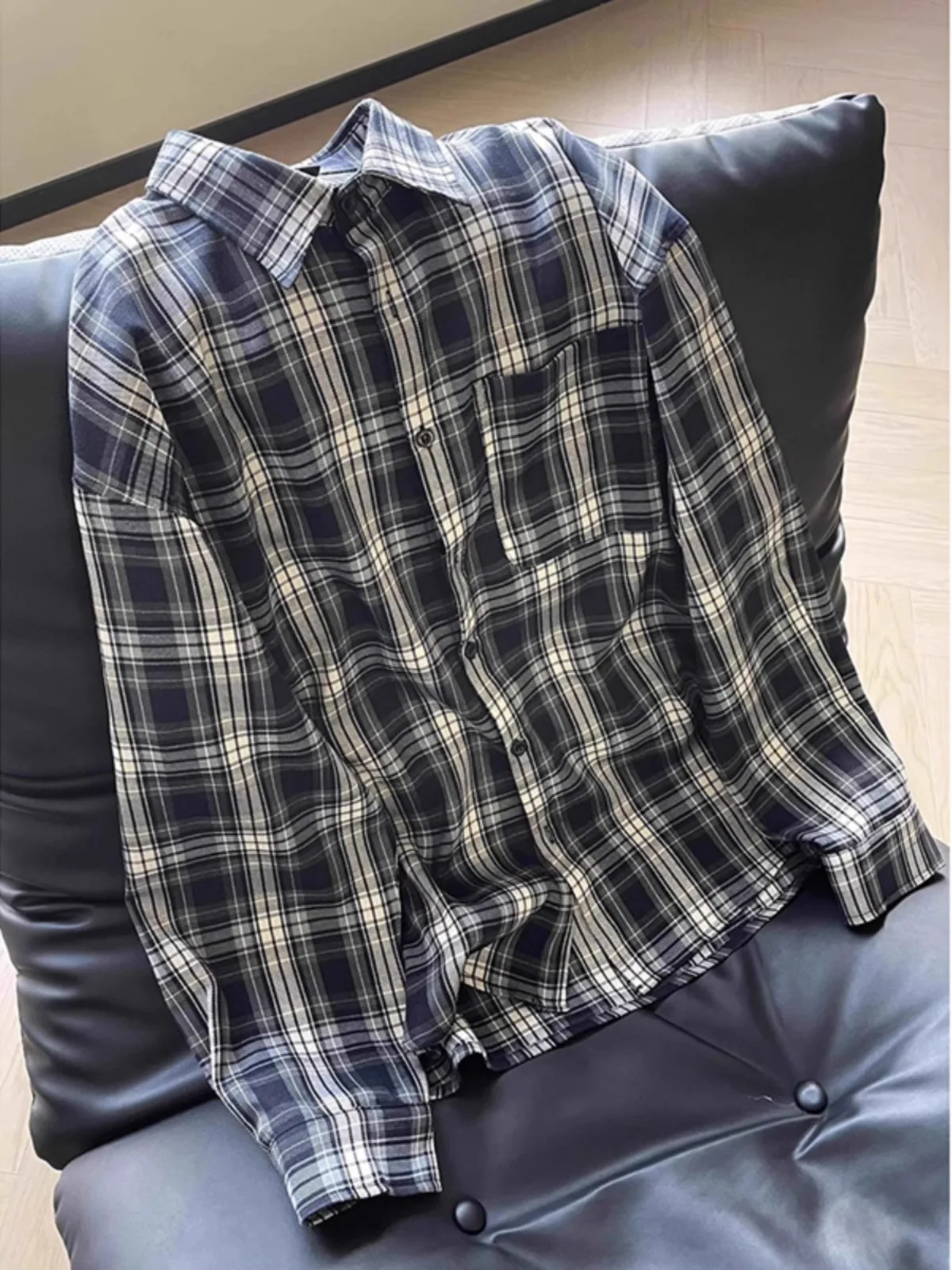 

Мужская рубашка в синюю клетку для осенне-зимнего сезона, многослойная, в американском ретро-стиле, с эффектом высококачественного материала, свободного кроя, не требующая глажки, весенний тренд