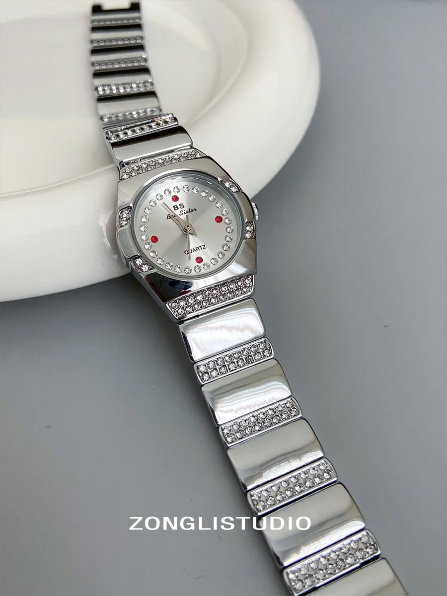 

Новые элегантные и модные женские часы, высококачественные, компактные и изысканные кварцевые наручные часы, креативный подарок для женщин.