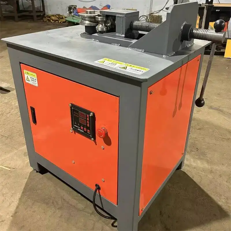 W pełni automatyczna platforma CNC do gięcia rur stalowych W pełni automatyczna hydrauliczna prasa krawędziowa