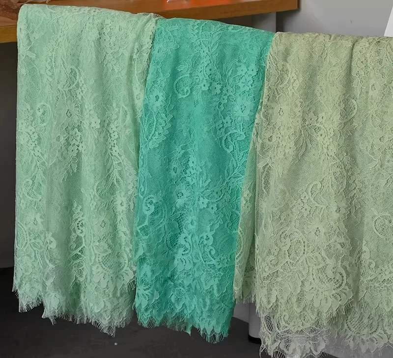 Farbige Wimpernspitzenstoffe für Kleidung, Hochzeitskleider, Sexy Hohlstoffe zur Stoffherstellung