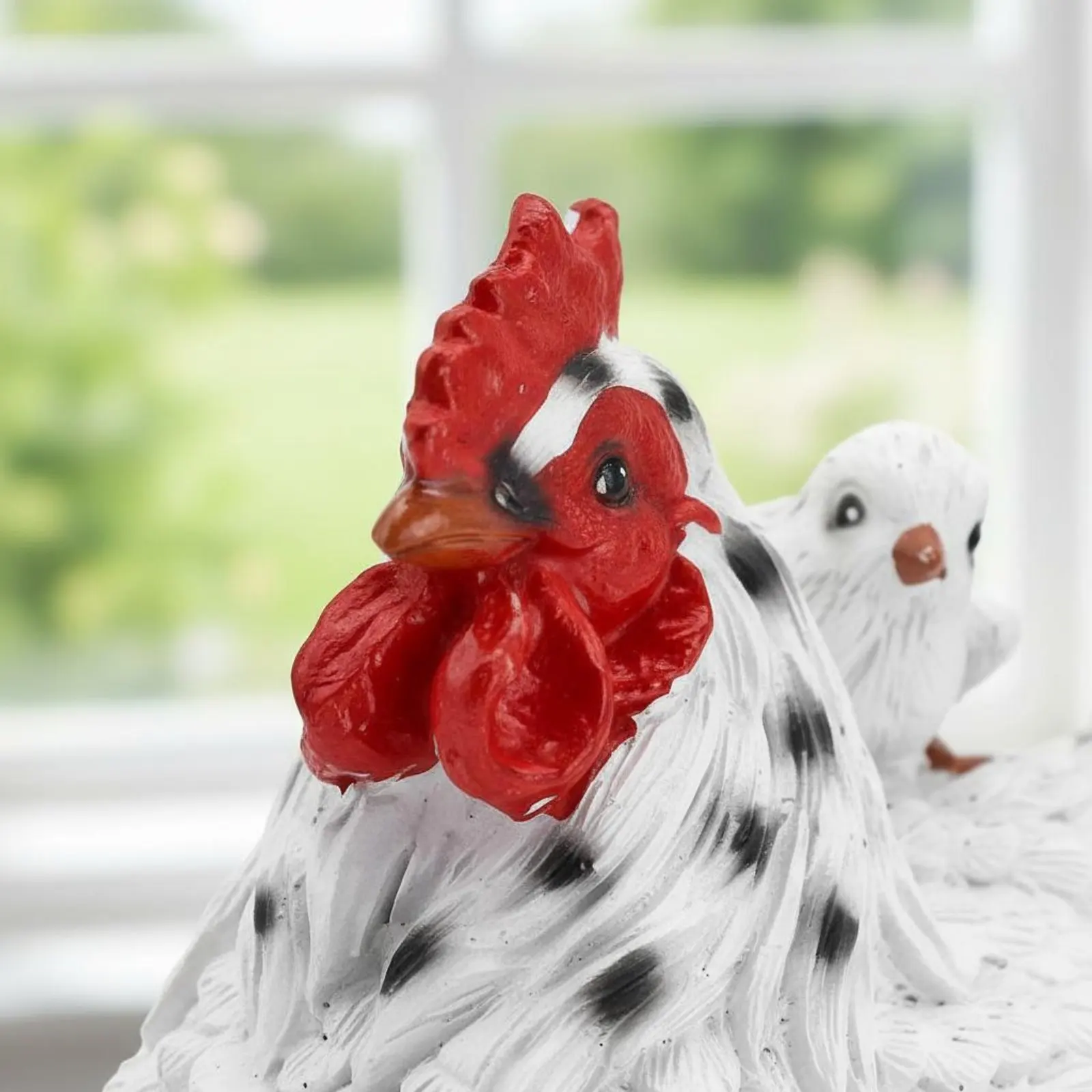 Mother Hen Sculpture Realistic Look Farm Hen Ornament Farm Creature Ornament Lifelike Garden Decor Handmade for Yard, Tabletop