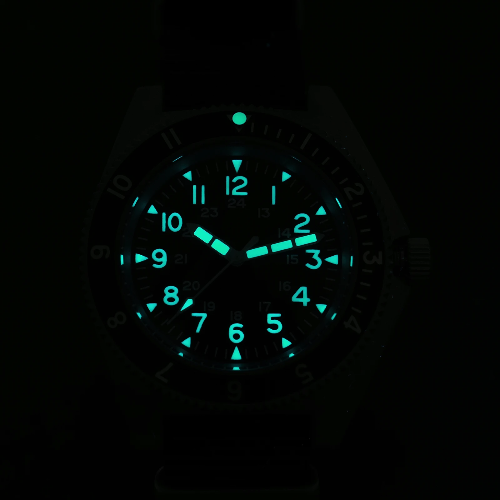 並行輸入品　　未使用WD1972 ミリタリーダイバーウォッチ VH31 Watchdives WD1972 Quartz Watch VH31 Sweep Seconds Movement