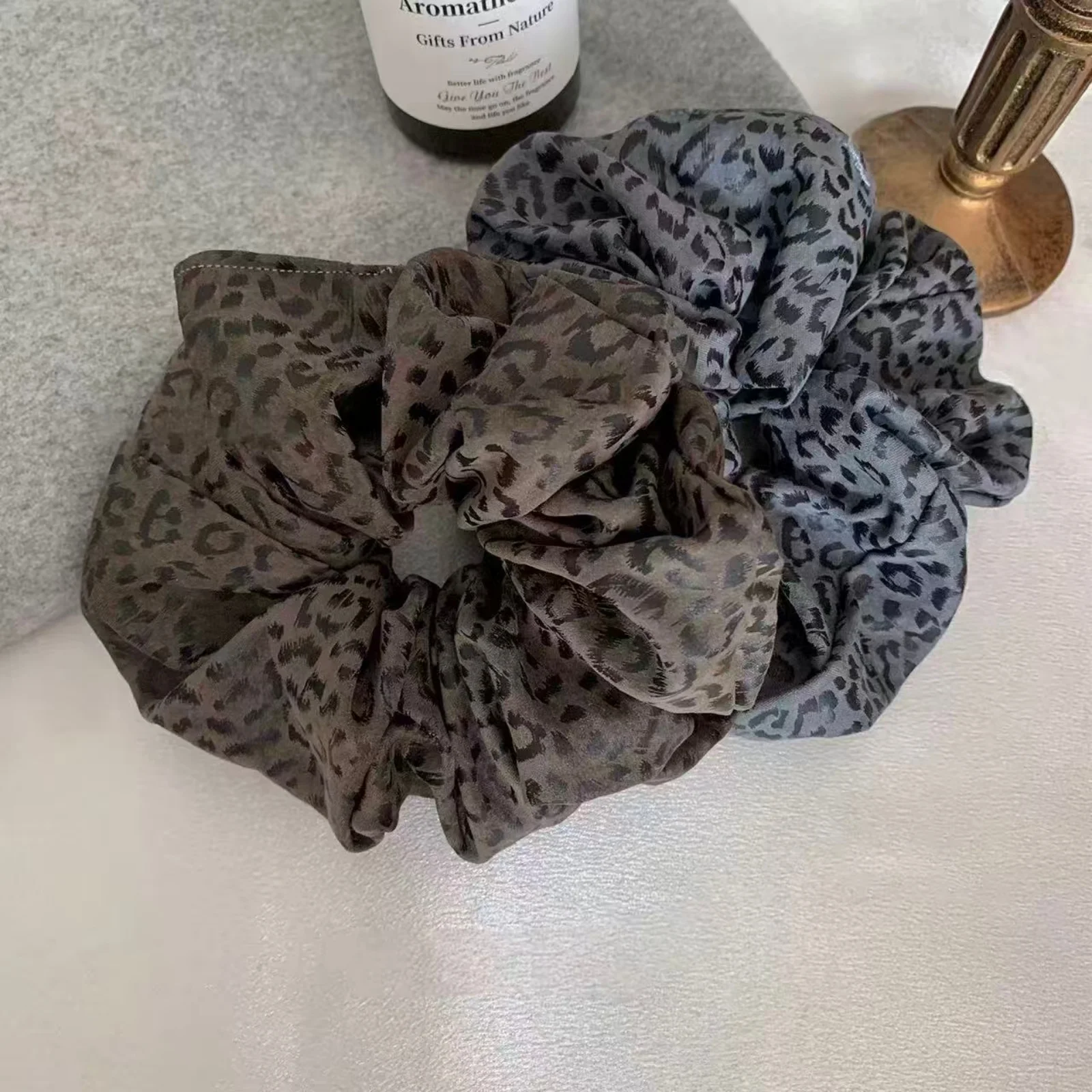 1 Stück Haargummis mit Leopardenmuster, koreanischer neuer Stil, modische Retro-Haargummis für Frauen, schicke Haargummis, Haar-Accessoires für den Alltag