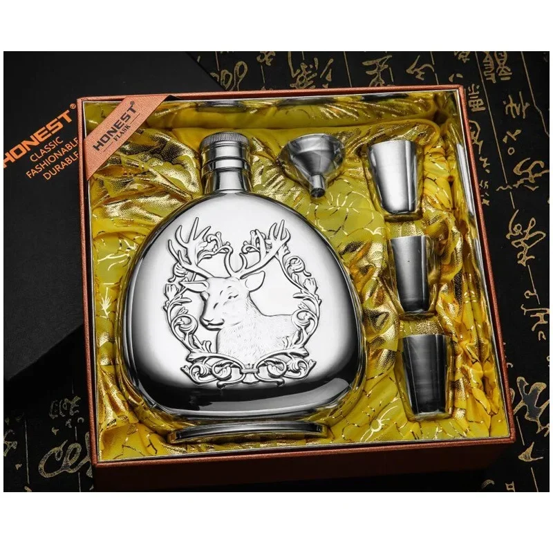 High-end Stainless Hip Flask Set，17OZ Whisky Bottle with Exquisite Relief Deer Pattern Alcohol Flask Suitable As Gift for Men