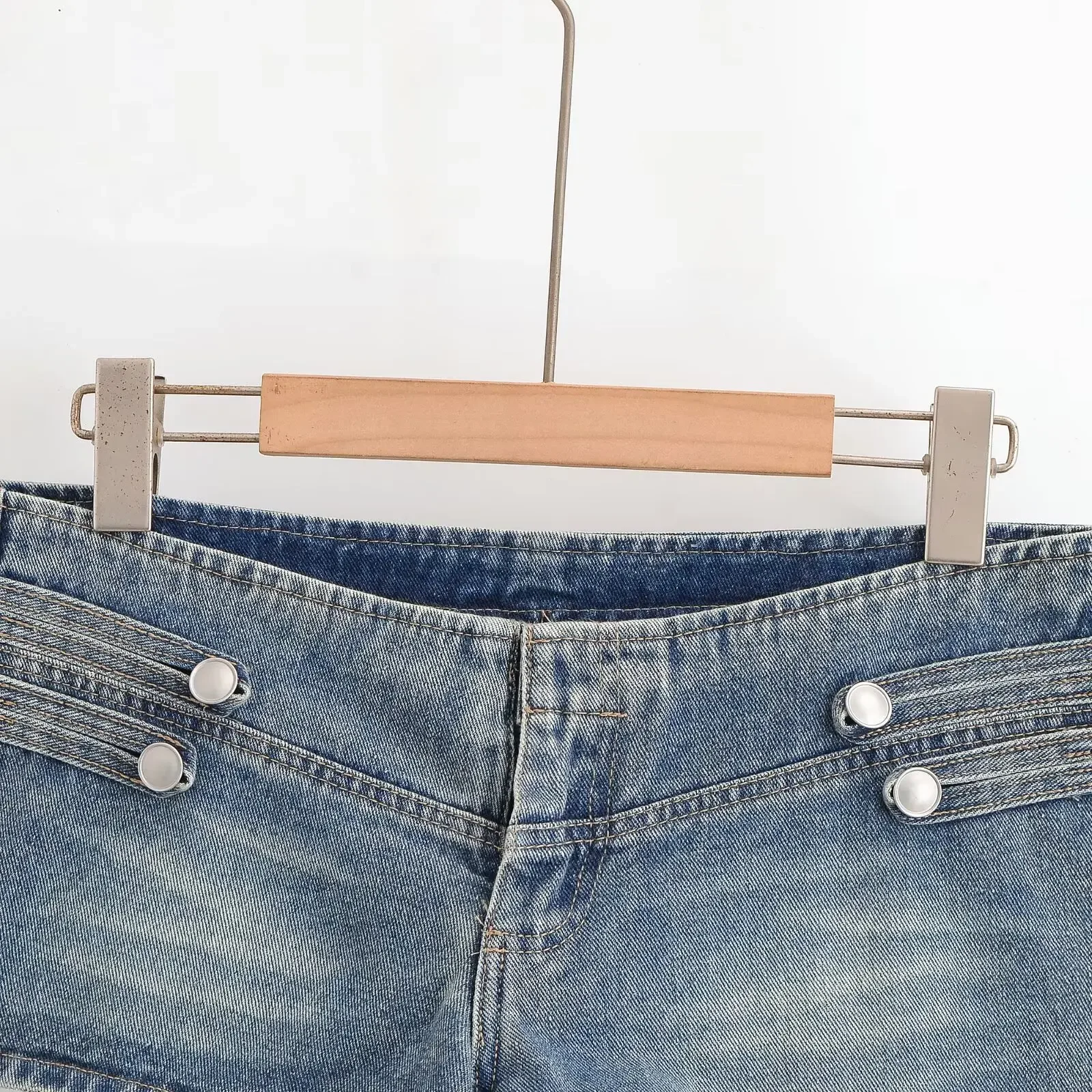 Damen High-Street Vintage Denim-Set KONDALA 2026 Frühling Trendiges Musikfestival Party-Shorts-Set Napoleon-Jacke, Mini Hot Pants – Detail 13