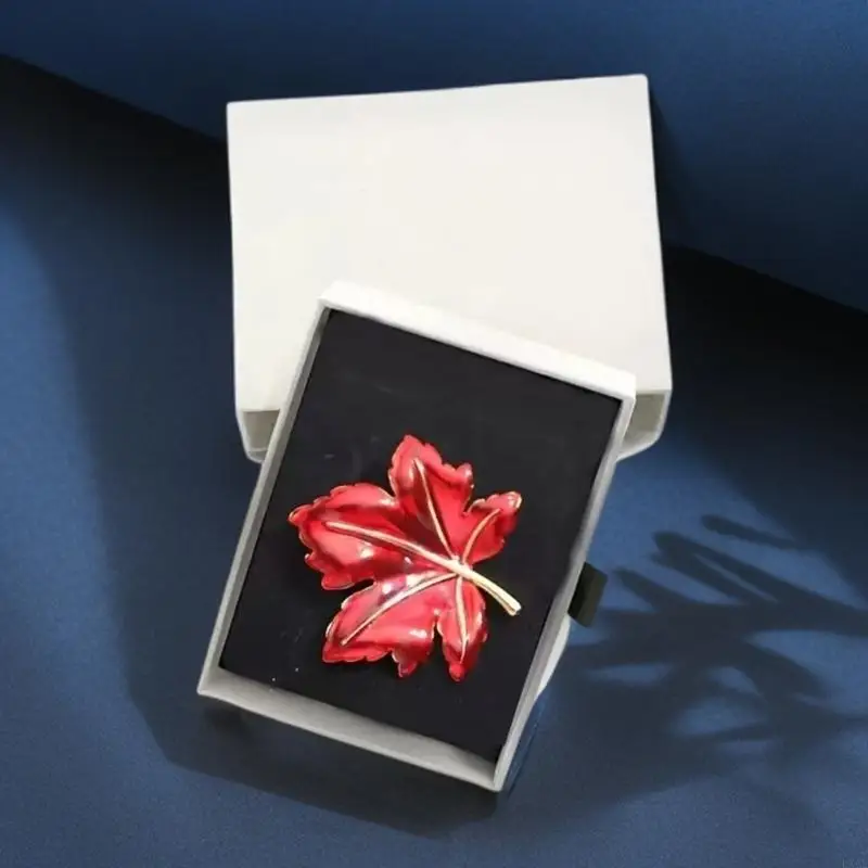 Retro Design Brooch Maple Corsage Pin Jewellery Gift For Women Men