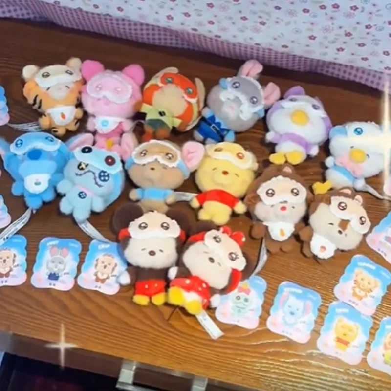 

2025 New Original Disney Squinting Sleepwear Series Blind Box Nick Judy Cute Doll Pendant Keychain Trendy Toys Mystery Box Gifts