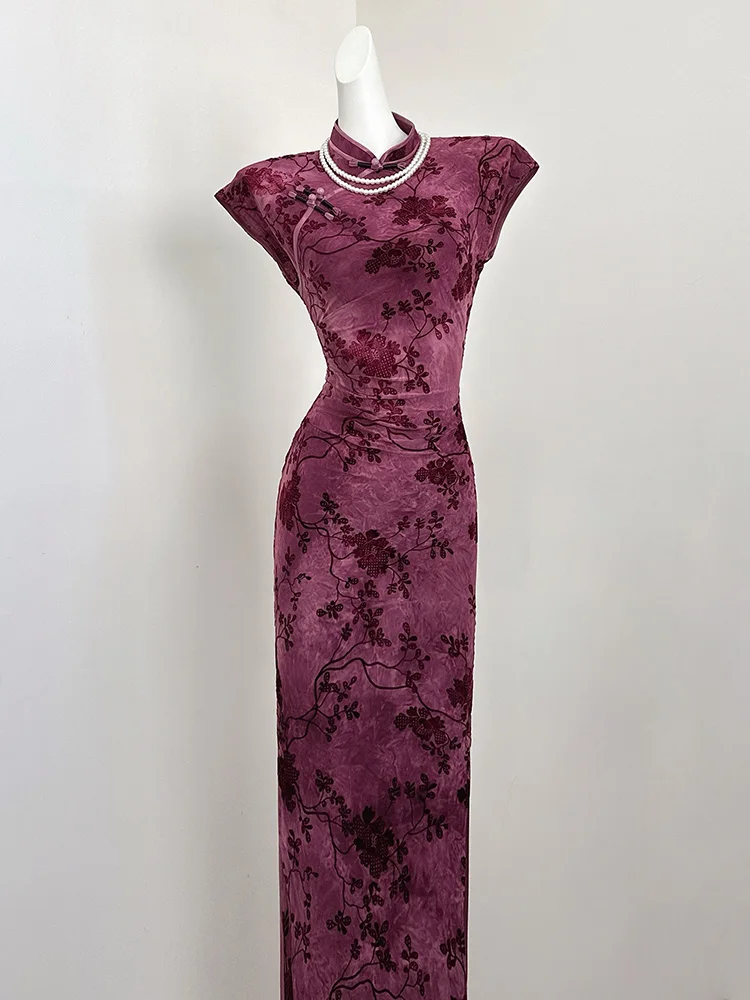 

Retro Style Long Qipao Dress in Magenta for Women Breathable Velvet Floral Embroidery High Slit Daily Wear Spring Collection