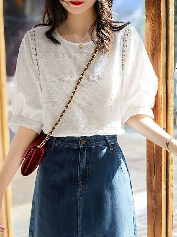 

Summer New Style Women's Loose Bubble Sleeve Lace Top Hollow out Design Simple Fashion Short Sleeve round Neck Casual Shirt