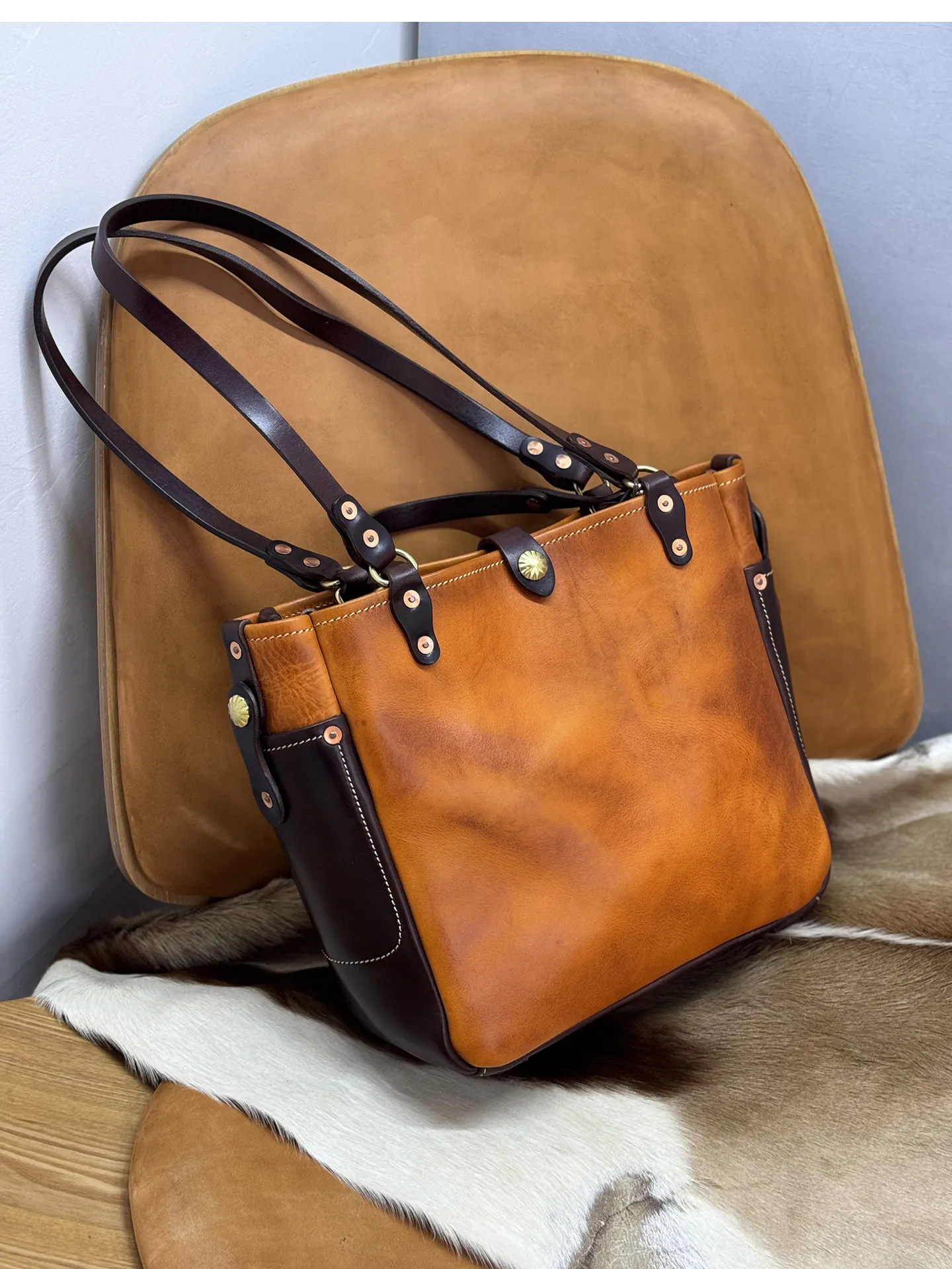 Vintage Designer Handgefertigte Arbeits-Tragetasche aus pflanzlich gegerbtem Rindsleder für Herren, Business Casual Luxus Naturleder Handtasche – Detail 17