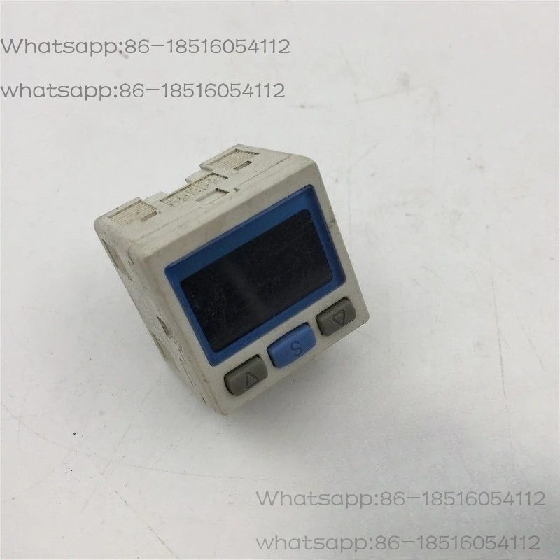 Digital pressure gauge ZSE30AF-01-N 12-24VDC physical real shot, spot