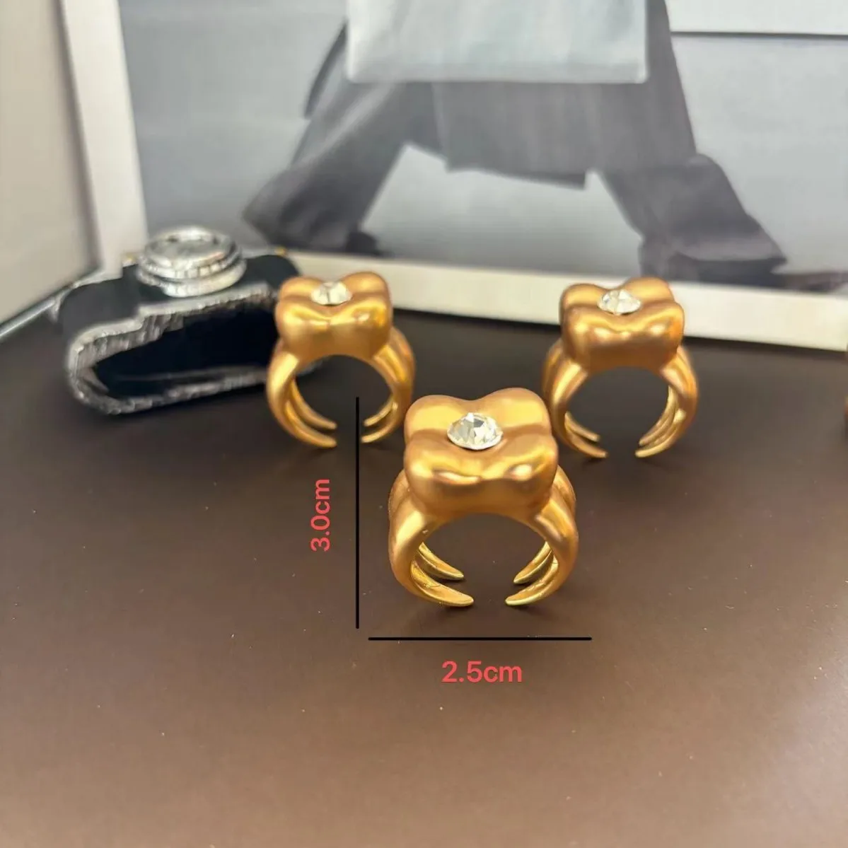 Women Vintage Teeth Shape Pearl Rings Personality Exaggerate Light Luxury Open Mouth Copper Girls Ring Jewelry Gifts Deluxe