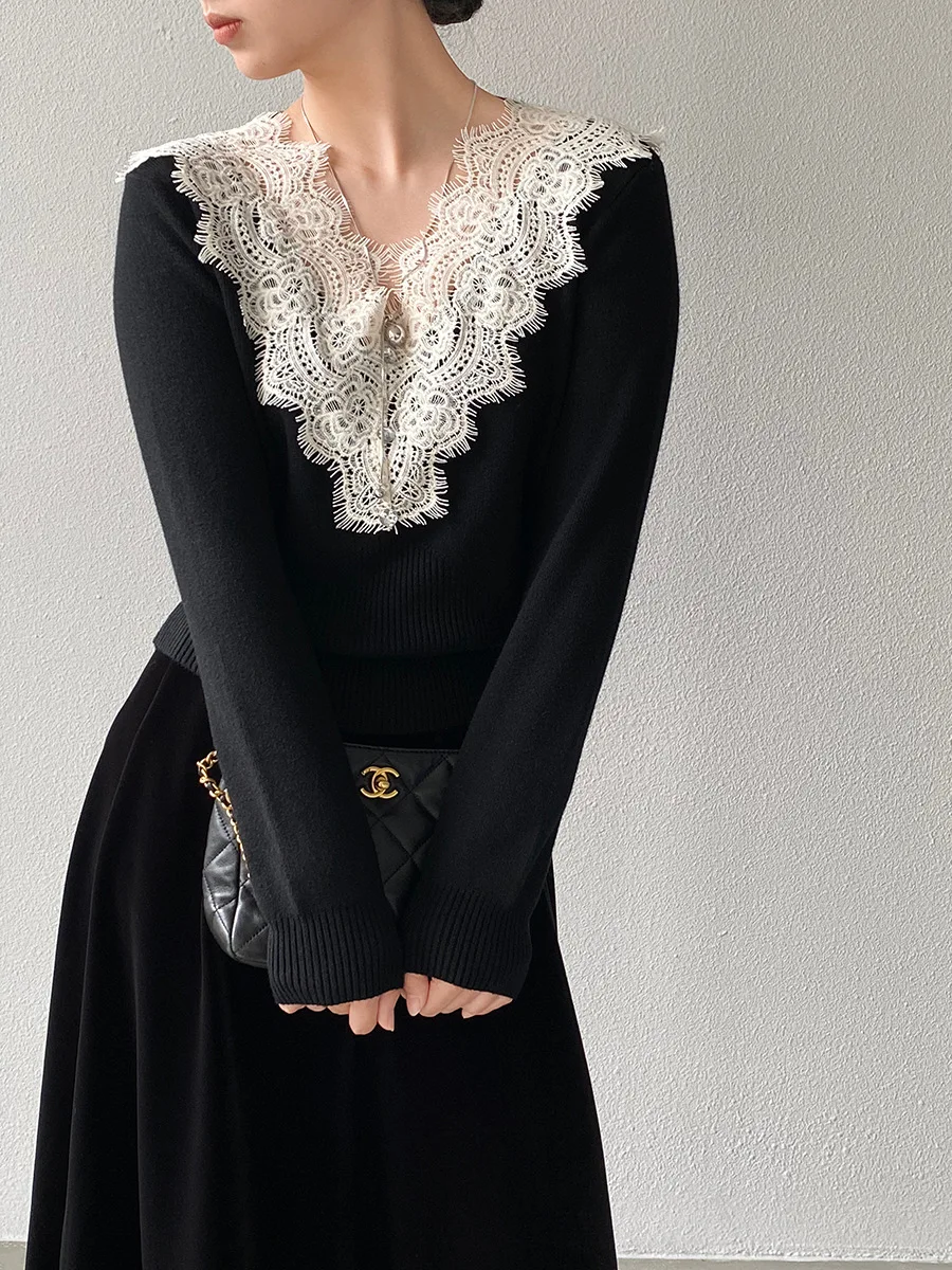 2025 Autumn Hot Sale Gentle Style Lace Splicing Knitted Solid Color Bottom Shirt for Women