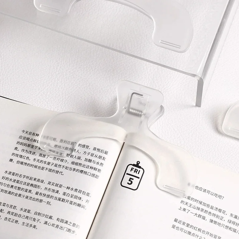 Transparent Plastic Book Clip Simple Reading Aid Fixed Book Holder Bookmarks Creative Design Practical Note Holder for Bookstore
